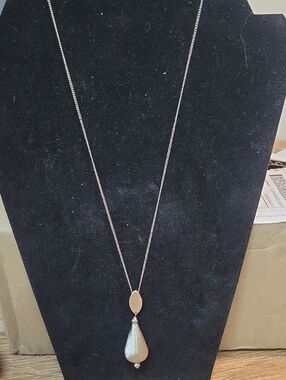 Elegant Silver Teardrop Pendant Necklace - Silver